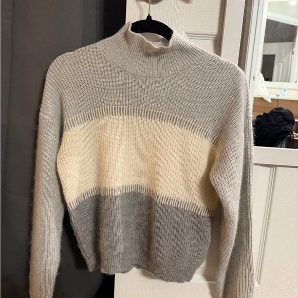 Peserico Gray and Cream Turtleneck Sweater - Picture 3 of 6